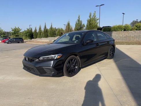 Used 2024 Honda Civic Sport image 3