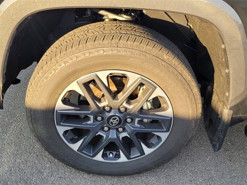 Used 2025 Toyota Tundra Limited image 4