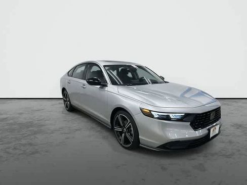 Used 2026 Honda Accord SE image 6