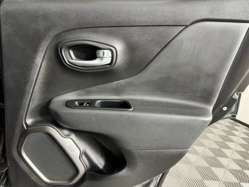 Used 2019 Jeep Renegade Limited w/ UConnect 8.4 Nav Group image 41