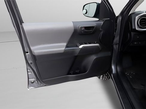 Certified 2023 Toyota Tacoma SR5 image 15