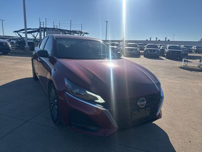 Used 2024 Nissan Altima 2.5 SV