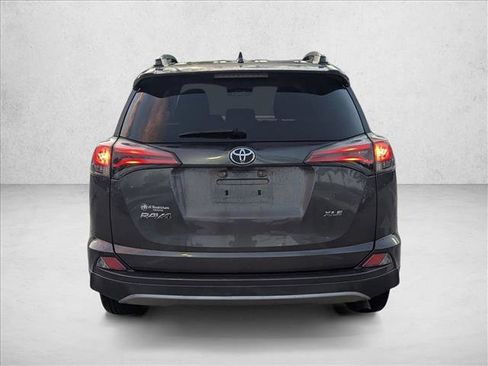 Used 2017 Toyota RAV4 XLE FWD image 6