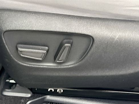 Used 2025 Toyota Sienna LE image 15