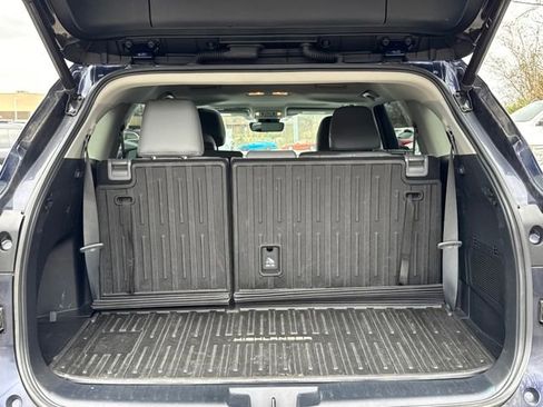 Used 2022 Toyota Highlander XLE image 13