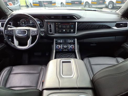 Certified 2023 GMC Yukon Denali w/ Denali Reserve Package AWD/4WD image 12