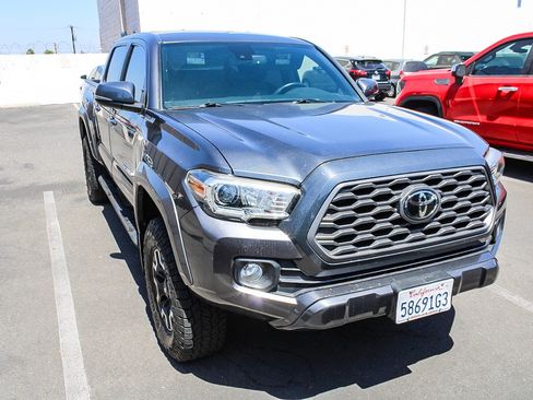 Used 2021 Toyota Tacoma TRD Off-Road w/ Technology Package AWD/4WD image 2