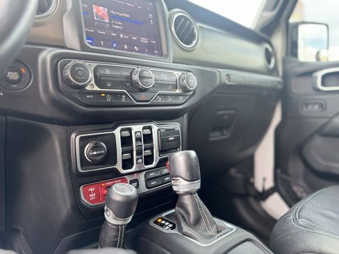 Used 2018 Jeep Wrangler Unlimited Rubicon AWD/4WD image 46