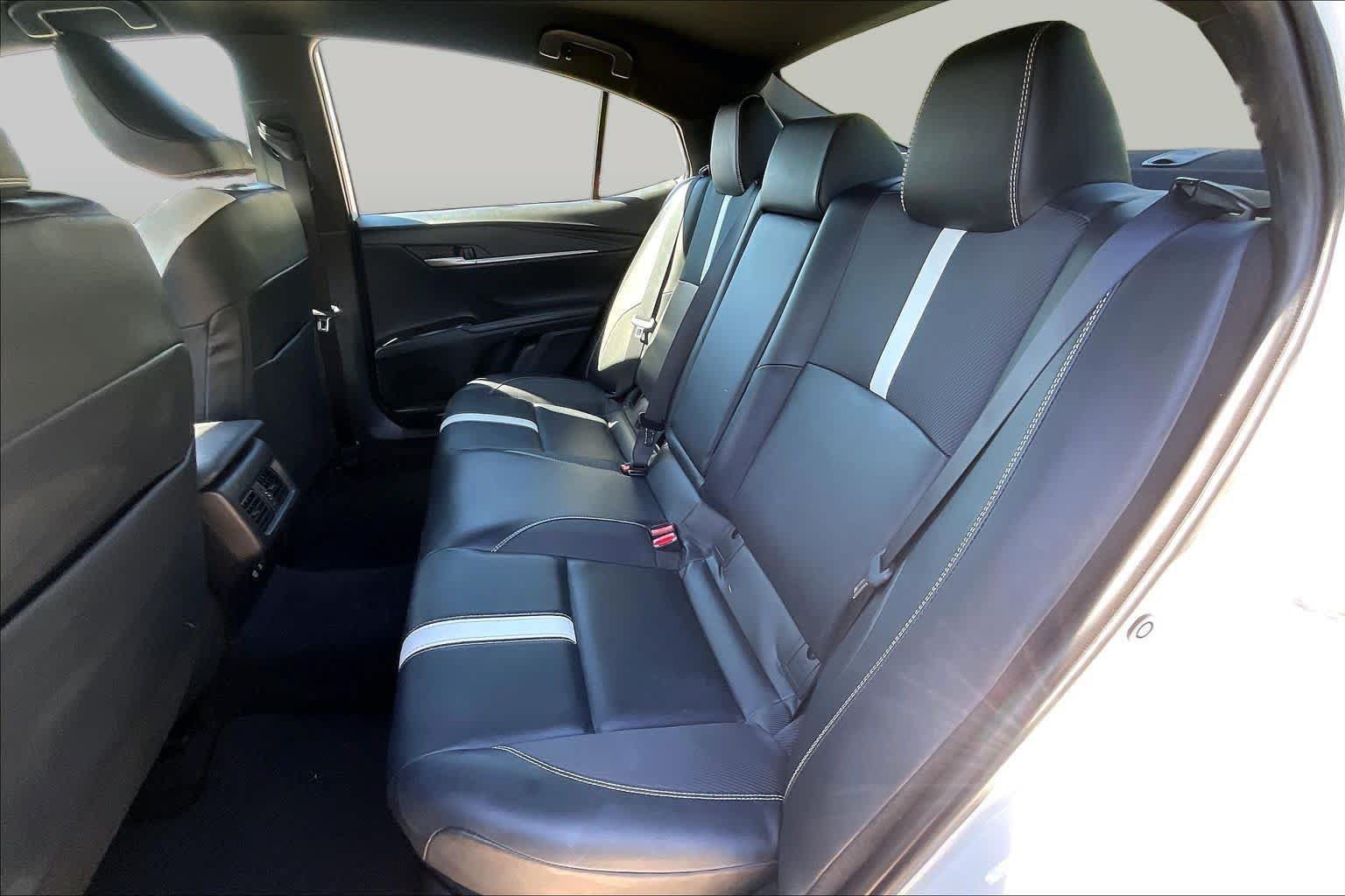Used 2025 Toyota Camry SE FWD image 20