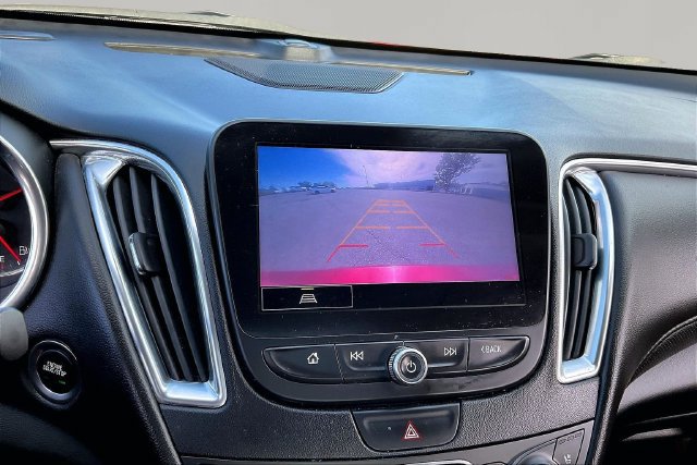 Used 2022 Chevrolet Malibu Premier FWD image 11