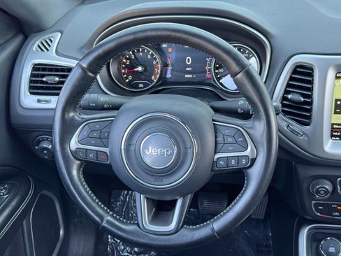 Used 2021 Jeep Compass Latitude w/ Driver Assistance Group image 18