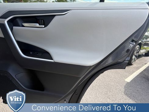 Used 2019 Toyota RAV4 Limited image 26
