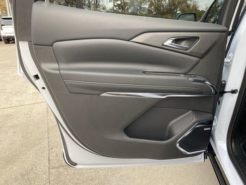 New 2026 Chevrolet Traverse High Country w/ LPO, Floor Liner Package image 32