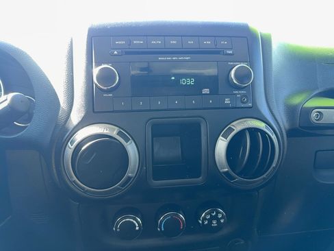 Used 2015 Jeep Wrangler Unlimited Sport AWD/4WD image 16