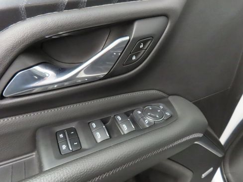 Used 2021 GMC Yukon XL Denali w/ Denali Premium Package image 57