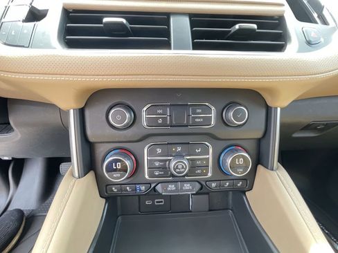 Certified 2022 Chevrolet Suburban Premier AWD/4WD image 36