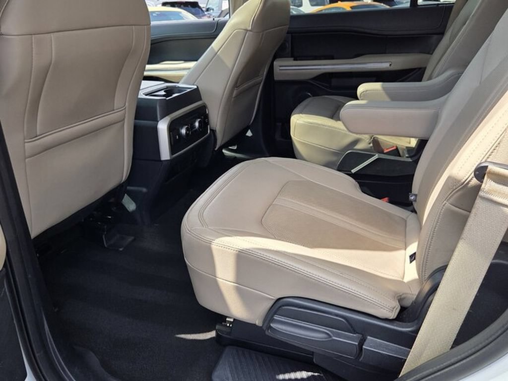 Used 2024 Ford Expedition Limited RWD image 4