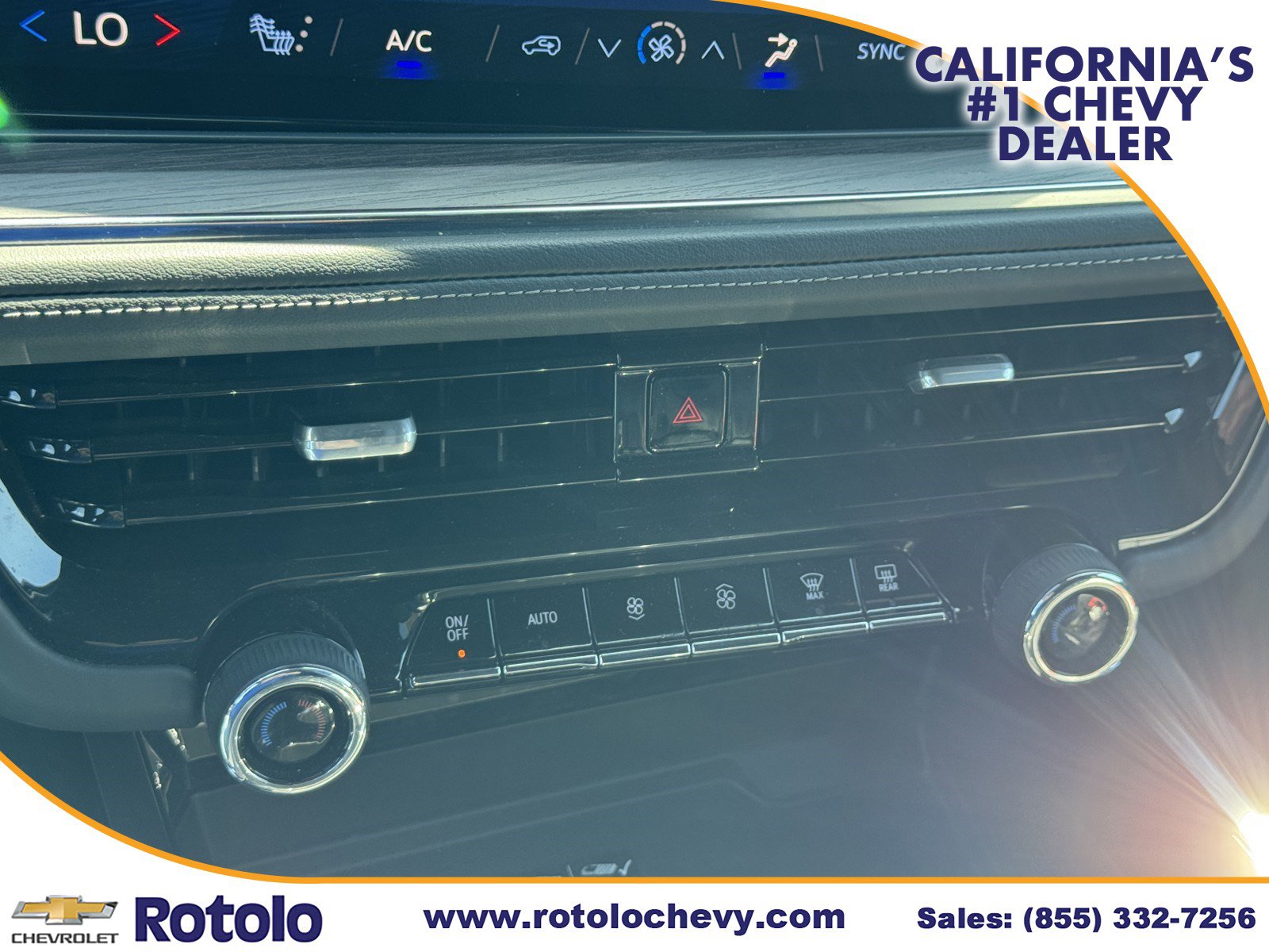Used 2025 Chevrolet Suburban LT RWD image 21