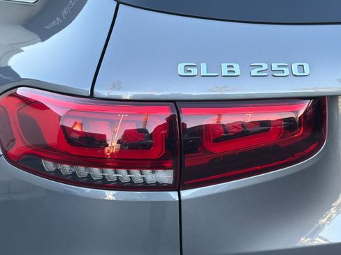 Certified 2021 Mercedes-Benz GLB 250 image 33