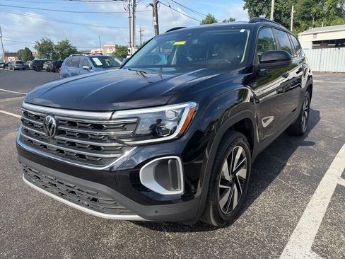 Used 2026 Volkswagen Atlas SE AWD/4WD image 3