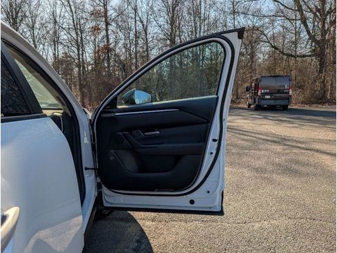 Used 2025 MAZDA CX-50 AWD 2.5 S w/ Premium Package image 13