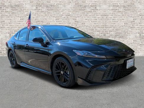 Used 2025 Toyota Camry SE w/ Multimedia Upgrade Package image 1