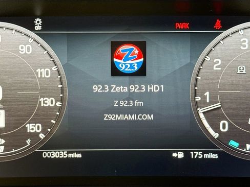 Used 2024 Land Rover Defender 110 SE AWD/4WD image 11