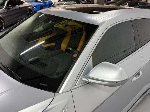 Used 2022 Lamborghini Urus AWD/4WD image 26