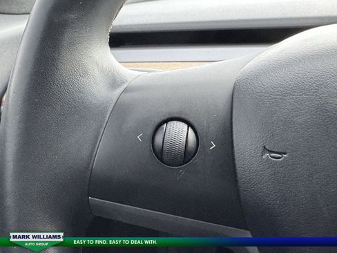 Used 2018 Tesla Model 3 image 13