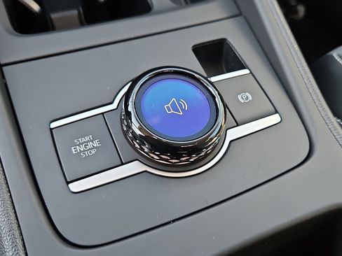 New 2026 Volkswagen Tiguan SE image 10