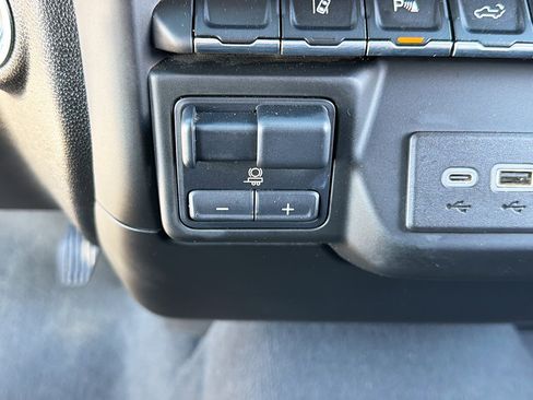 Used 2024 Chevrolet Silverado 2500 Custom w/ Custom Value Package image 30