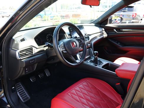 Used 2019 Honda Accord Sport image 17