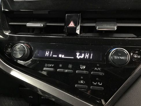 Used 2022 Toyota Camry LE image 23