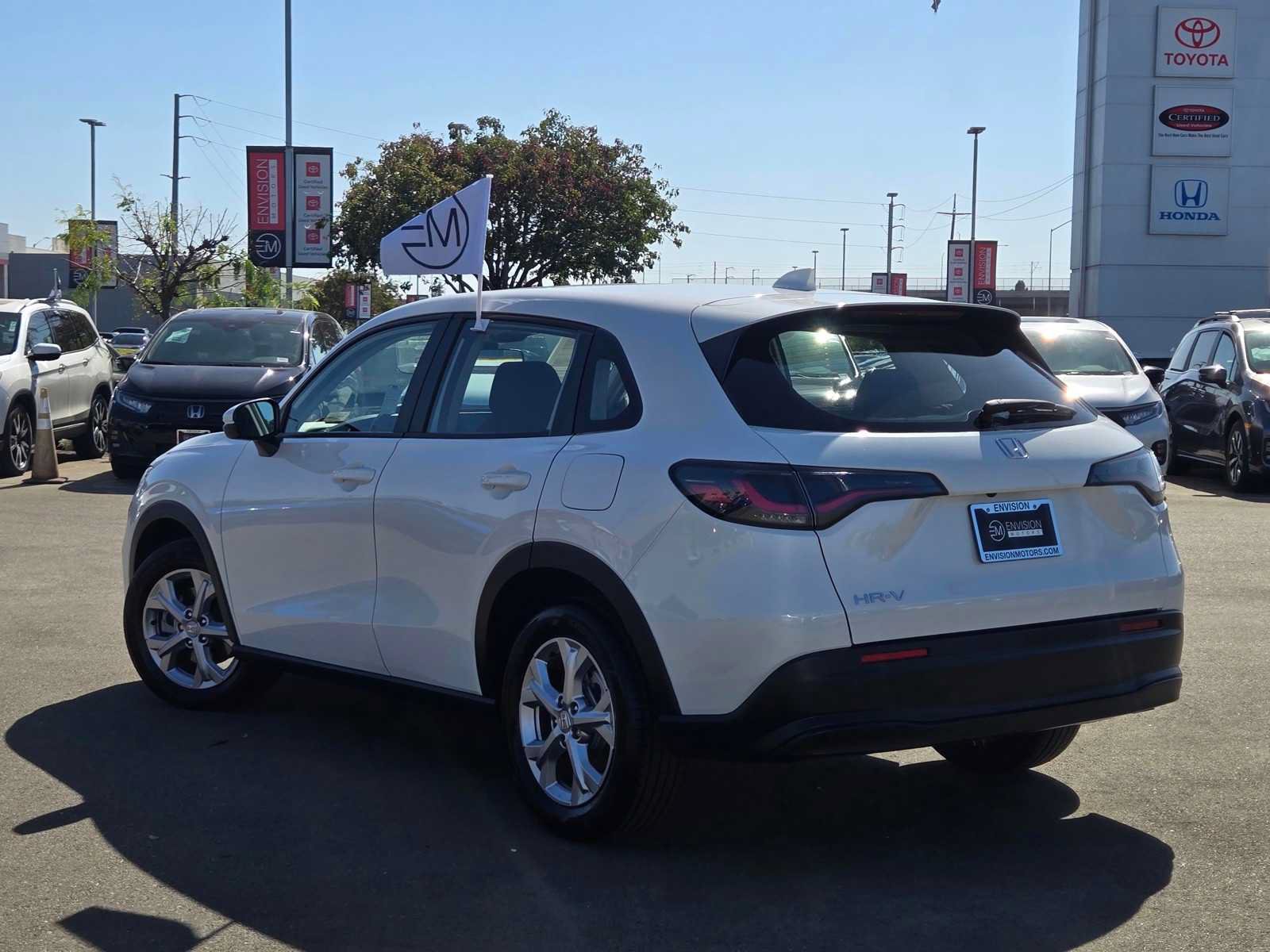 Used 2025 Honda HR-V LX image 5
