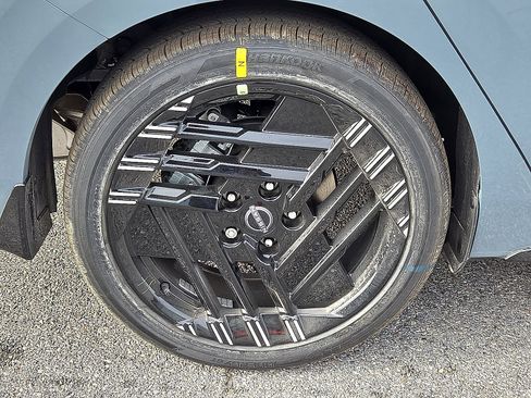 New 2026 Nissan Sentra SR w/ Floor Mat Package image 7