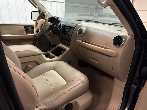 Used 2005 Ford Expedition Eddie Bauer image 25