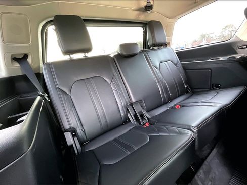 Used 2019 Ford Expedition Platinum image 28
