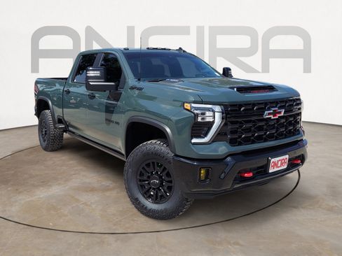 Used 2026 Chevrolet Silverado 2500 ZR2 AWD/4WD image 4