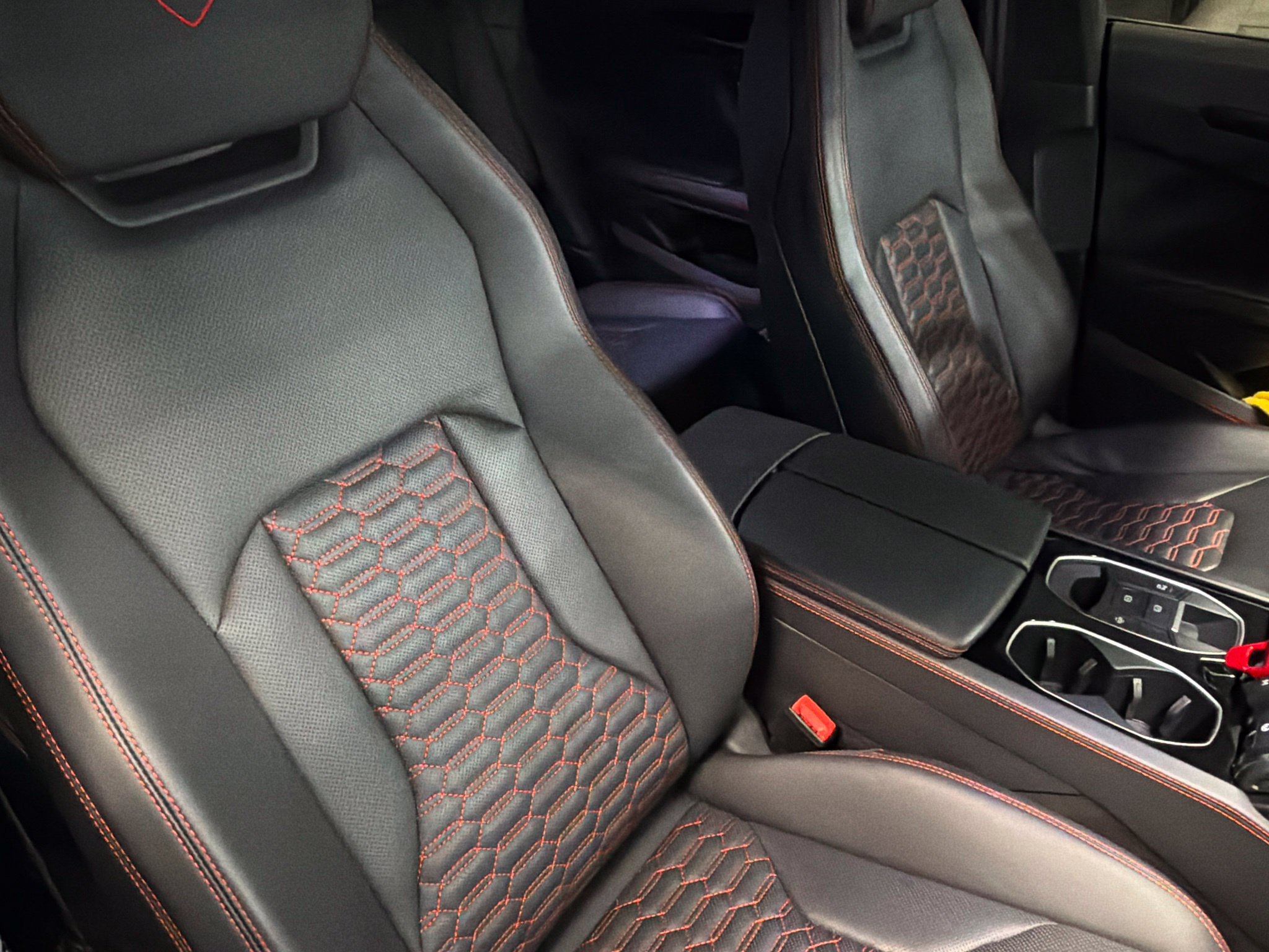Used 2021 Lamborghini Urus AWD/4WD image 8