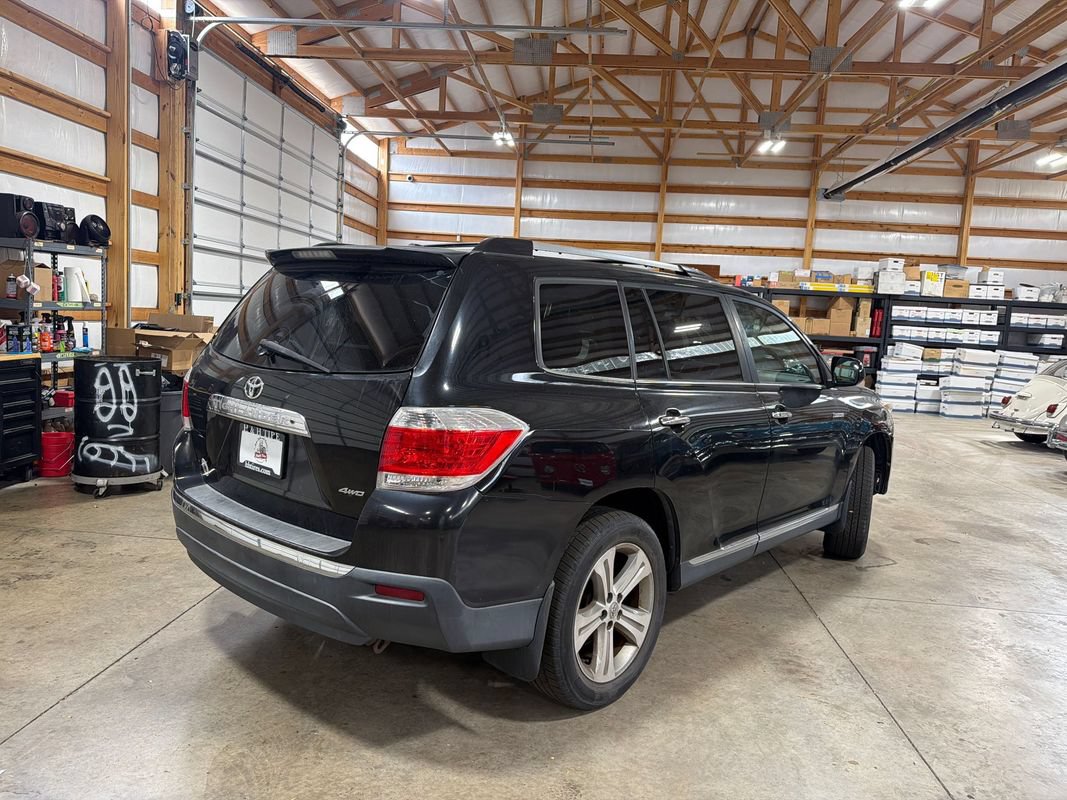 Used 2011 Toyota Highlander Limited w/ Tow Pkg AWD/4WD image 8