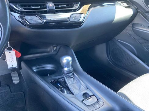 Used 2018 Toyota C-HR XLE image 15