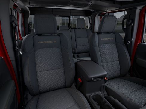 New 2025 Jeep Gladiator Mojave w/ Convenience Group image 16