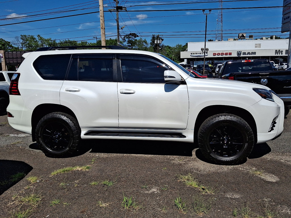 Used 2022 Lexus GX 460 w/ Black Line Special Edition AWD/4WD image 2