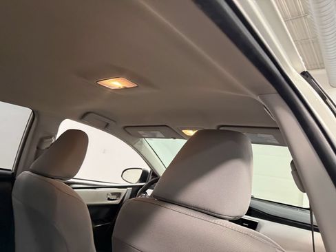 Used 2017 Toyota Corolla L FWD image 69