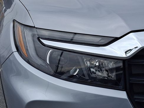 Used 2023 Honda Passport EX-L image 9