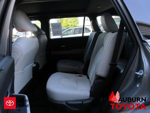Used 2025 Toyota Grand Highlander AWD Hybrid image 24