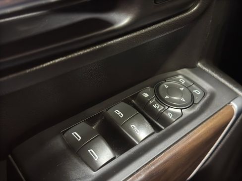 Used 2023 GMC Sierra 3500 SLT w/ SLT Convenience Package image 36