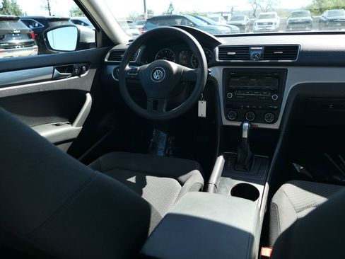 Used 2015 Volkswagen Passat 1.8T Limited Edition image 22