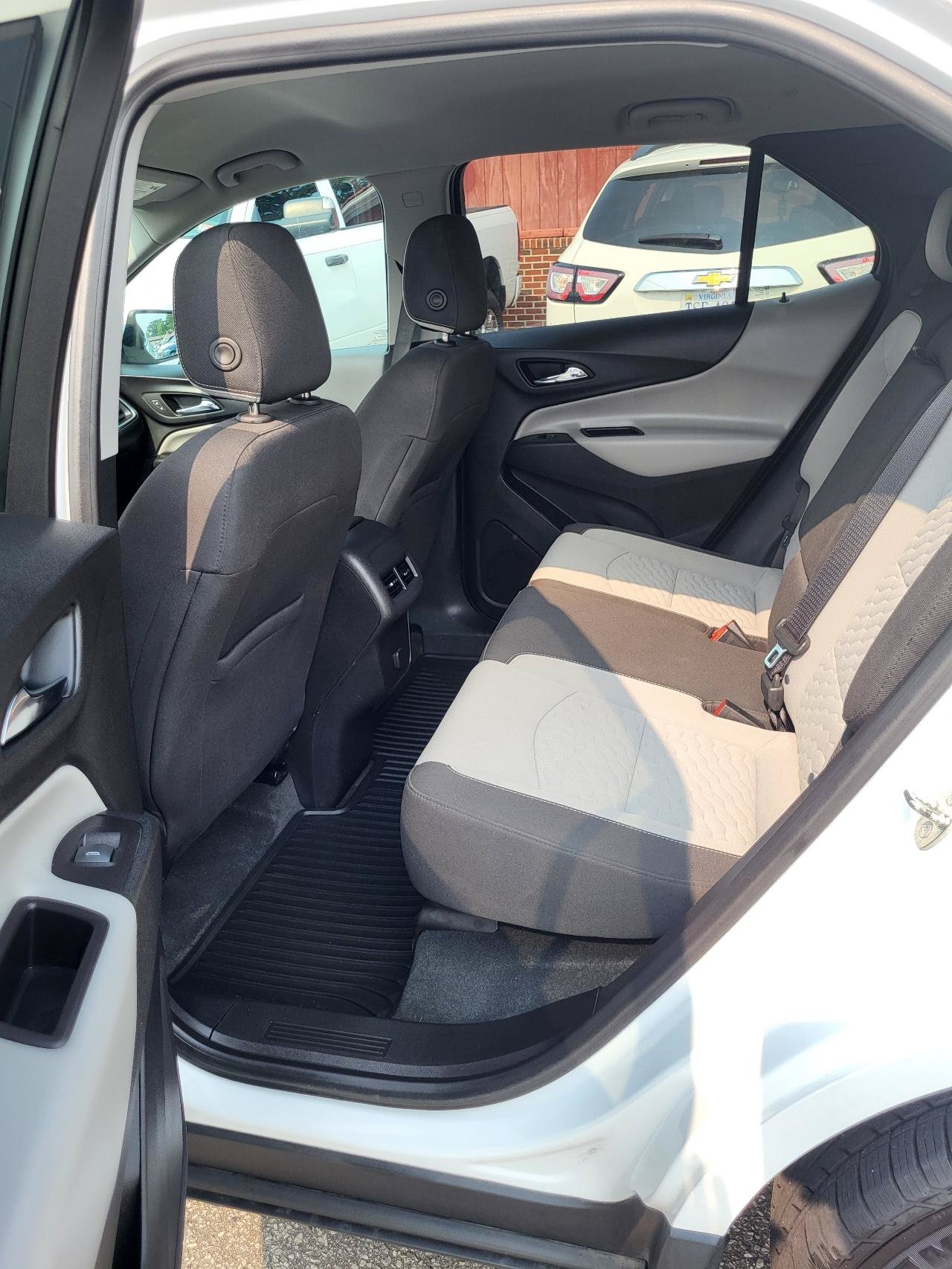 Used 2018 Chevrolet Equinox LT AWD/4WD image 9