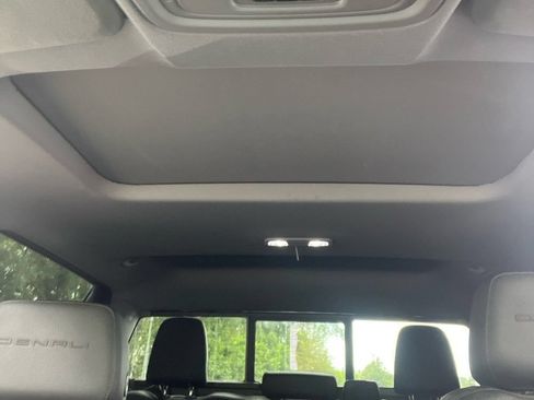 Used 2019 GMC Sierra 1500 Denali w/ Denali Ultimate Package AWD/4WD image 11